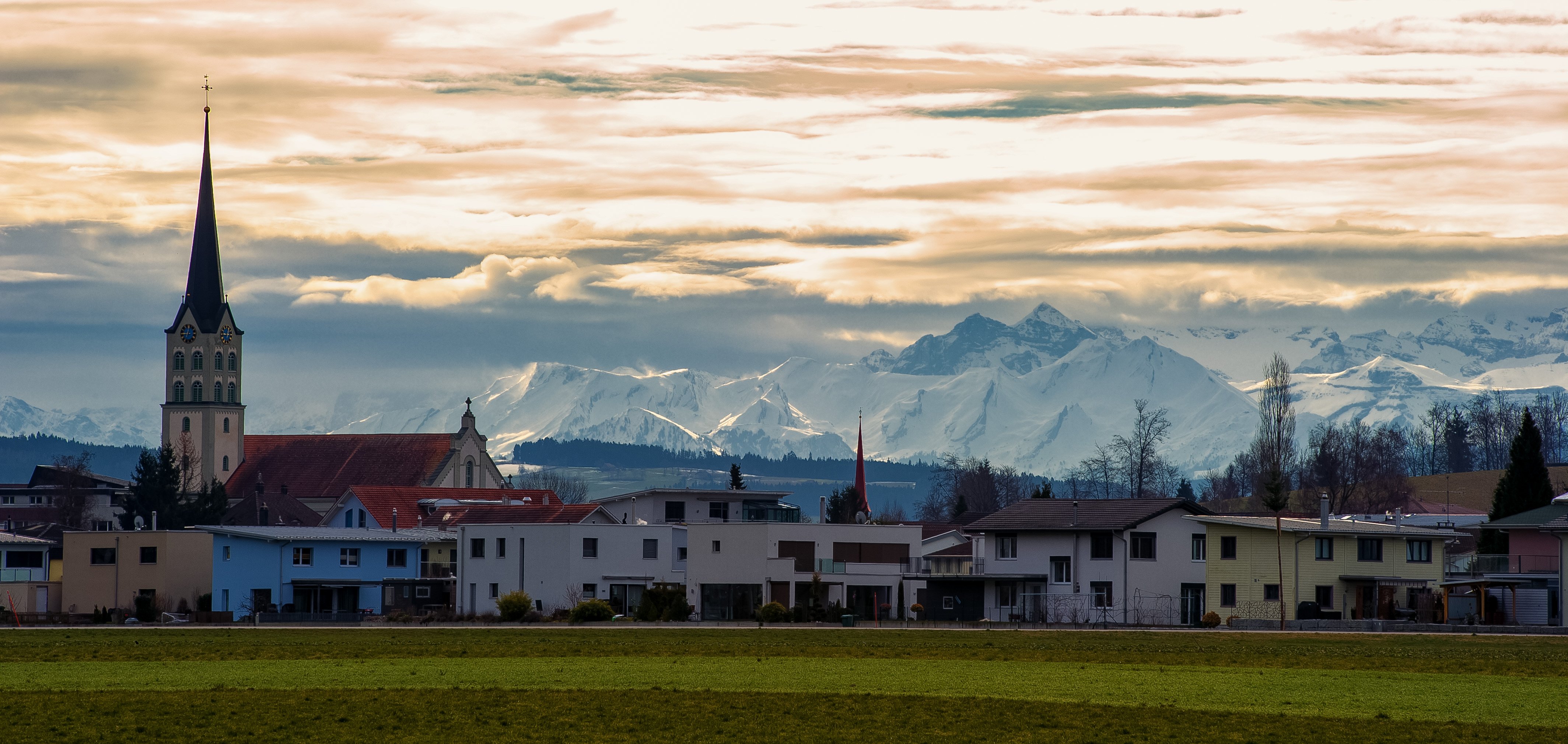 Schötz mit Bergpanorama-5-Bearbeitet